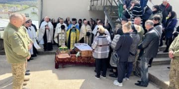 У Заліщицькій громаді попрощалися із воїном Віталієм Рогацьким