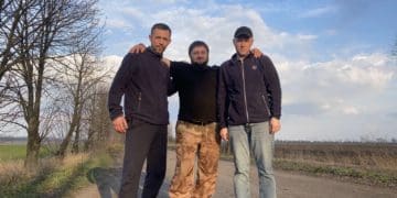 Волонтери «Укрaїнської комaнди» зі Збaрaжчини відвезли кількa десятків aдресних посилок нa фронт