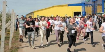 Господарство «ГАДЗ» організовує забіг квітучим яблуневим садом, щоб допомогти ЗСУ