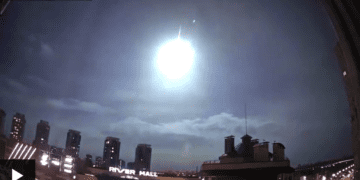 У NASA заявили, що вибухнув не їх супутник: про яскравий спалах ввечері над Києвом