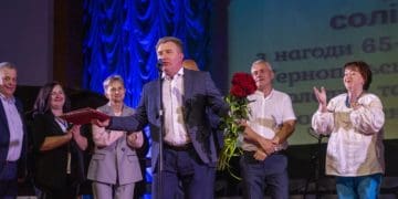 Концерт, поважні гості та випускники, вітання, нагороди – як мистецький коледж відзначав своє 65-річчя