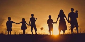 Діти ожили на рідній землі: історія великої родини з Дніпропетровщини вразила працівників Карітасу у Бережанах