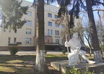 Родичі звинувачують медиків у бездіяльності: у Тернопільській лікарні у муках помер чоловік