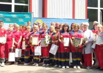 Працівників швидкої привітали у Тернополі до Дня екстреної медицини (Фото)