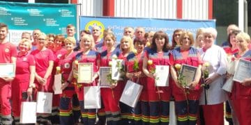 Працівників швидкої привітали у Тернополі до Дня екстреної медицини (Фото)