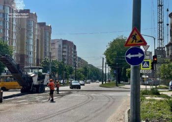 Рух ускладнений: почали ремонт на вулиці Тарнавського у Тернополі