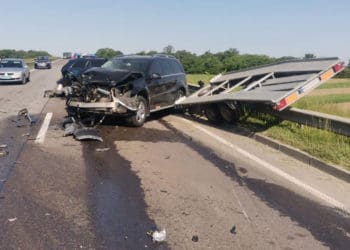 Смертельна ДТП на трасі “Київ-Чоп”: не розминулись 4 легківки й вантажівка