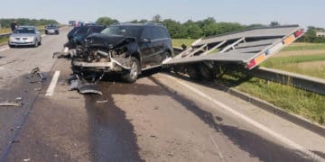 Смертельна ДТП на трасі “Київ-Чоп”: не розминулись 4 легківки й вантажівка