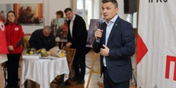 Голова Тернопільської облради Михайло Головко привітав працівників і волонтерів Червоного Хреста зі 105-річницею