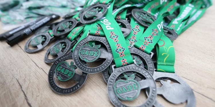 У квітучих садах Петра Гадза вчора провели масштабний забіг, щоб допомогти ЗСУ