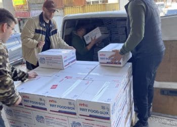 “Світло Реформації” та “Хвилі змін” разом роздавали допомогу переселенцям та матерям захисників