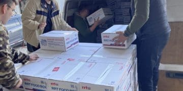 “Світло Реформації” та “Хвилі змін” разом роздавали допомогу переселенцям та матерям захисників