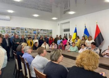 Працівниць Тернопільського коледжу привітали до Дня матері