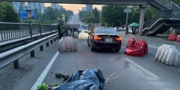 Смертельна ДТП у Києві: на блокпості суддя збив військового