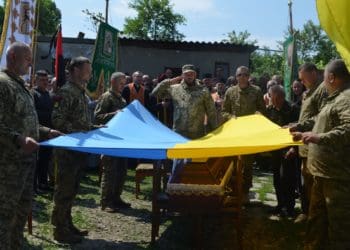 Загиблого під Бахмутом воїна поховали у Білобожницькій громаді