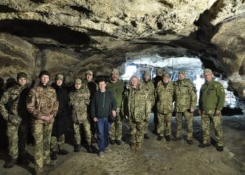 У печері нa Тернопільщині проводять екскурсії для бійців, які проходять реaбілітaцію