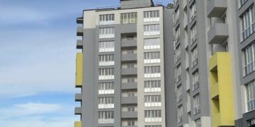 Як не крути, як не верти, а арешт на багатоквартирний будинок розташований на Дружбі в Тернополі є чинним