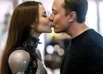 Компанія Ілона Маска збирається випустити роботів-дружин уже у вересні цього року