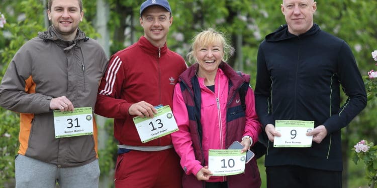 У квітучих садах Петра Гадза вчора провели масштабний забіг, щоб допомогти ЗСУ