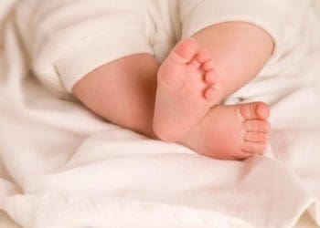 На Львівщині 13-річна школярка народила дитину від старшого на кілька років юнака