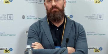 Міністр освіти Оксен Лісовий першим відмовився від ступеня кандидата наук