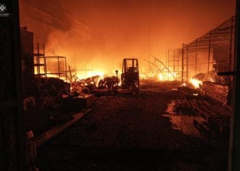 Тернопільські рятувальники показали наслідки нічних прильотів у Тернополі