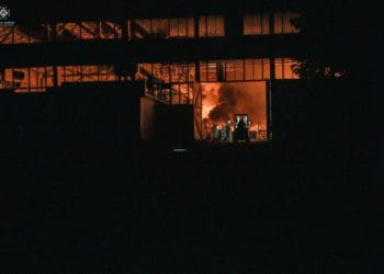 Тернопільські рятувальники показали наслідки нічних прильотів у Тернополі