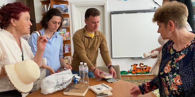 У Тернопільській обласній бібліотеці для дітей відбулась атмосферна зустріч з краєзнавцем Тарасом Циклиняком