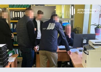 На Тернопільщині податківець «допомагав» підприємству уникнути сплати багатомільйонних податків