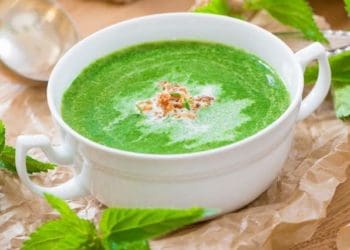 Крем-суп з кропиви та селери: рецепт дня