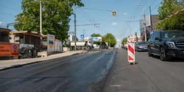 На вул. Бродівській в Тернополі завершились роботи: збільшили кількість смуг