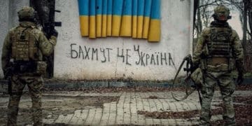 Окупанти втрачають позиції під Бахмутом, – Сирський