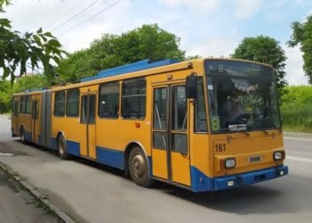 У Тернополі тимчасово змінили рух двох тролейбусів