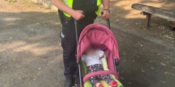 Тернополянка звернулась до поліції через немовля, яке гучно плакало біля п’яної компанії