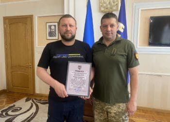 Керівник Тернопільського коледжу подякував начальнику ОВА за підтримку у вихованні патріотичної молоді