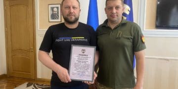 Керівник Тернопільського коледжу подякував начальнику ОВА за підтримку у вихованні патріотичної молоді
