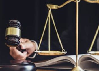 Працівник Гусятинської селищної ради за побиття дружини отримав штраф