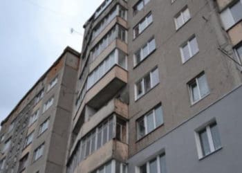 Під час сімейної сварки чоловік погрожував викинутись з балкона багатоповерхівки у Тернополі