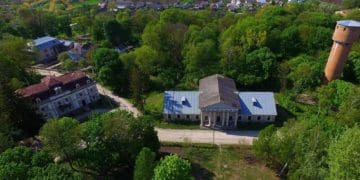 Чоловік однієї із чиновниць Хоросткова отримав від міської ради підрядів на мільйони гривень