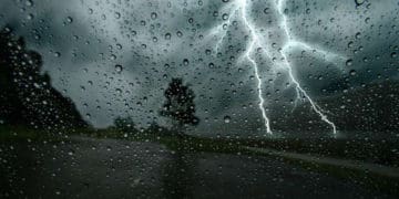 Сильний дощ із грозами очікують на Тернопільщині у п’ятницю