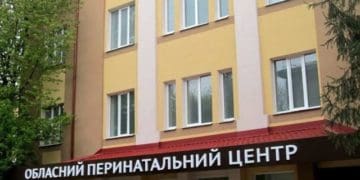 Врятувати від закриття центр “Мати і дитина” просять президента і першу леді медики у Тернополі (Фото)