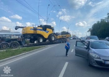 Вантажівка обірвала дроти електропередач на Микулинецькій у Тернополі