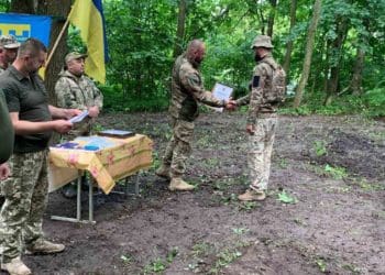 Військові, які служать у тернопільській 105 бригаді, отримали відзнаки з нагоди ювілею (Фото)