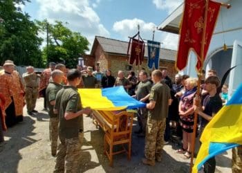 У Козівській громаді попрощалися із захисником Віктором Кривком