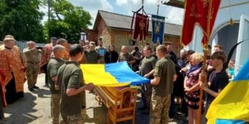 У Козівській громаді попрощалися із захисником Віктором Кривком