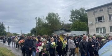 Із хлопцем, який загинув під колесами поїзда на Львівщині, попрощались у Великогаївській громаді