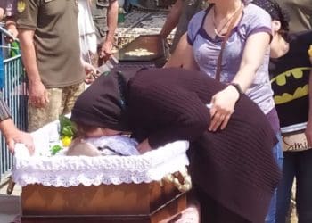 На щиті зустріли тіло воїна Олександра Гуцала у Борсуківській громаді