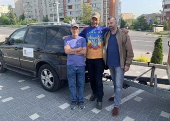 Генератор, зарядну станцію та інші речі передали на фронт волонтери «Української команди»