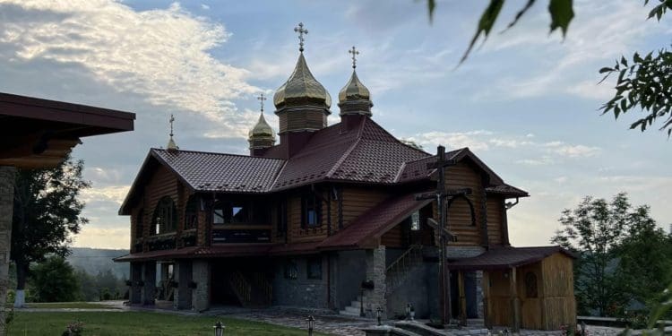 Тернопільщина туристична: Свято-Вознесенький чоловічий монастир у Монастирку