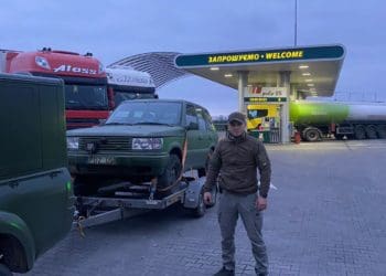 «Українська команда» Тернопільщини допомогла транспортувати зі сходу військовий позашляховик